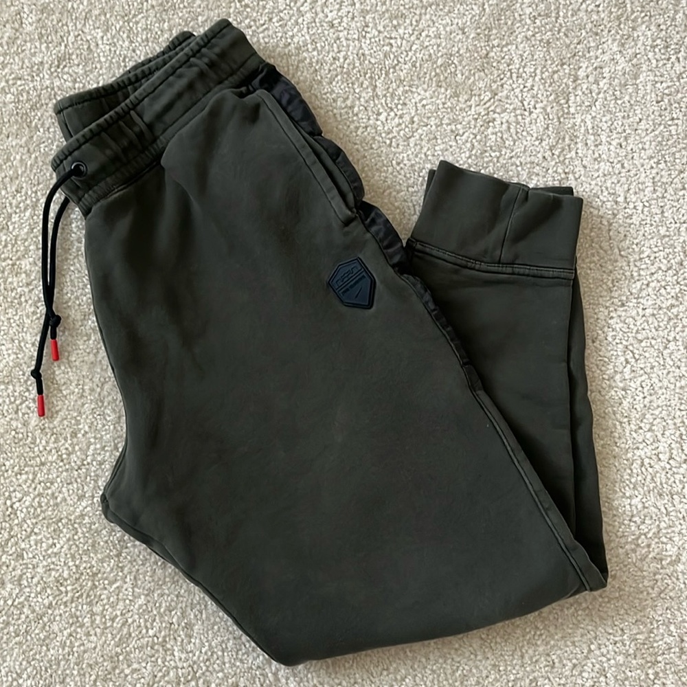 Nike lebron James green sweatpants